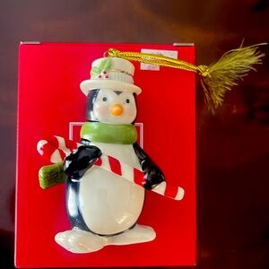 MERRY LITTLE CHRISTMAS PENGUIN COLLECTABLE RARE